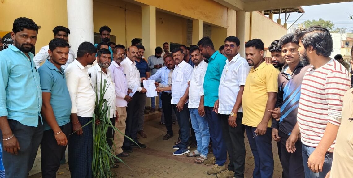 ಸಾಲೂರು-ಹರಿಹರಪುರ ನಿರಂತರ ವಿದ್ಯುತ್ ವ್ಯತ್ಯಯ ಖಂಡಿಸಿ ಗ್ರಾಮಸ್ಥರಿಂದ ಪ್ರತಿಭಟನೆ