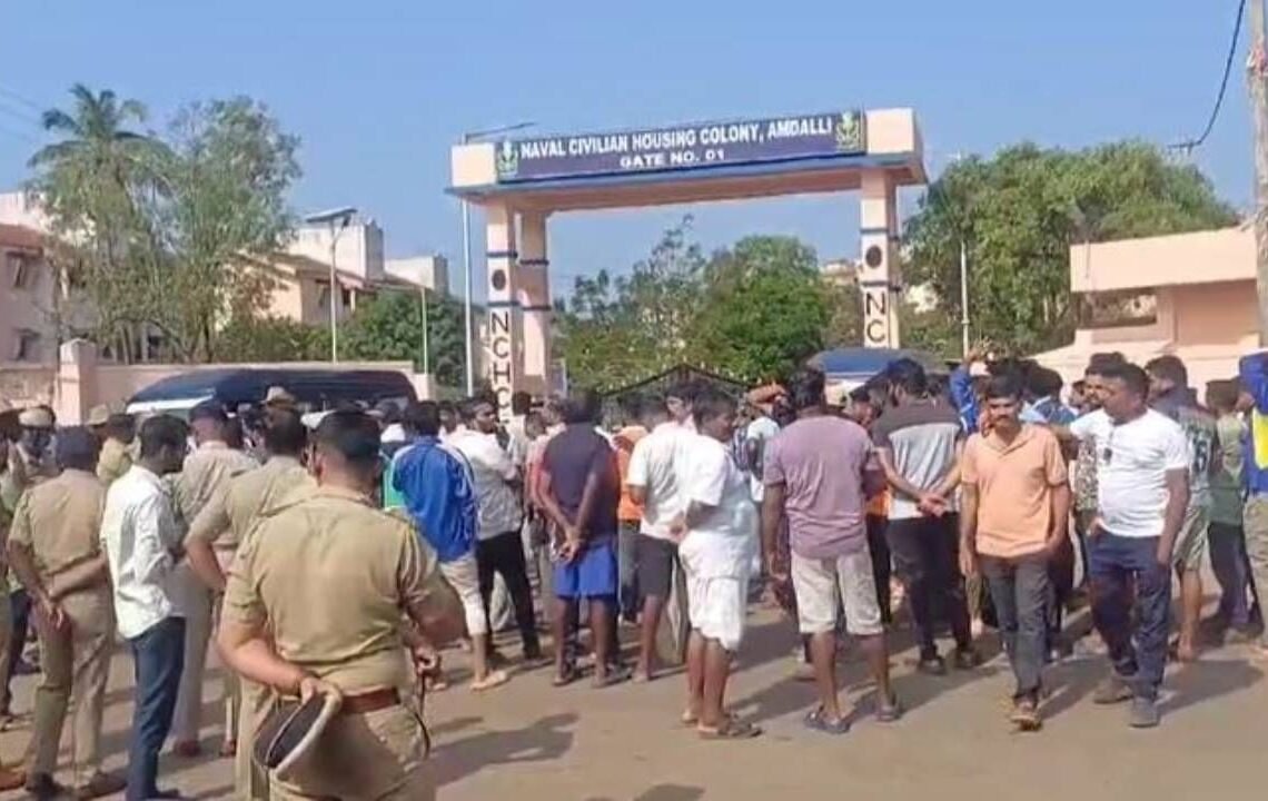 ಅಯ್ಯಪ್ಪ ಮಾಲಾಧಾರಿಗಳ ಮೇಲೆ ನೌಕಾನೆಲೆ ಸಿಬ್ಬಂದಿ ಹಲ್ಲೆ: ಕಾರವಾರದಲ್ಲಿ ಉದ್ವಿಗ್ನ