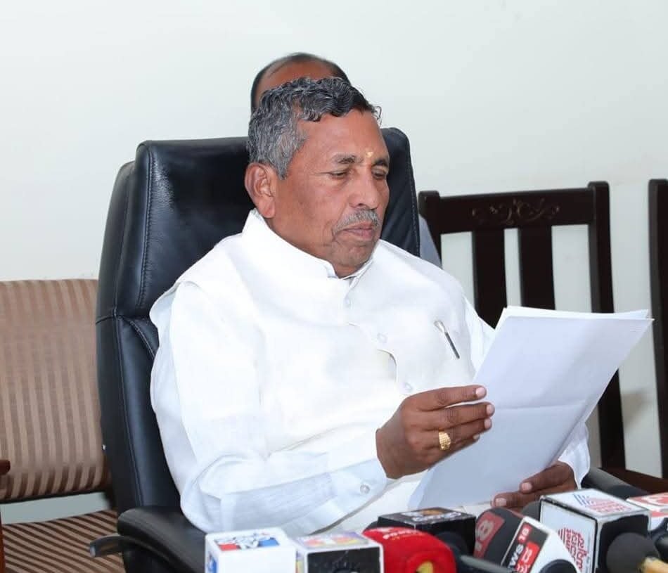 ಅನ್ನ ಭಾಗ್ಯ ಯೋಜನೆಯಡಿ 5 ಕೆಜಿ ಅಕ್ಕಿ ಜೊತೆ ಇಂದಿರಾ ಆಹಾರ ಕಿಟ್ ವಿತರಣೆ..!