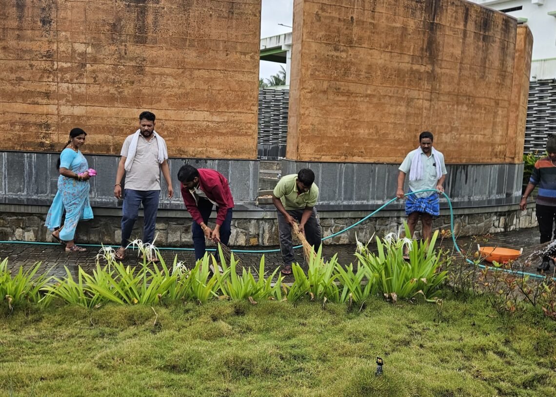 ಕಾರ್ಗಿಲ್ ವಿಜಯ ದಿವಸ ಪ್ರಯುಕ್ತ ಬಿಜೆಪಿ ಯುವ ಮೋರ್ಚಾ ದಿಂದ ಈಸೂರಿನ ಹುತಾತ್ಮರ ಸ್ಮಾರಕ ಸ್ವಚ್ಚತೆ..!
