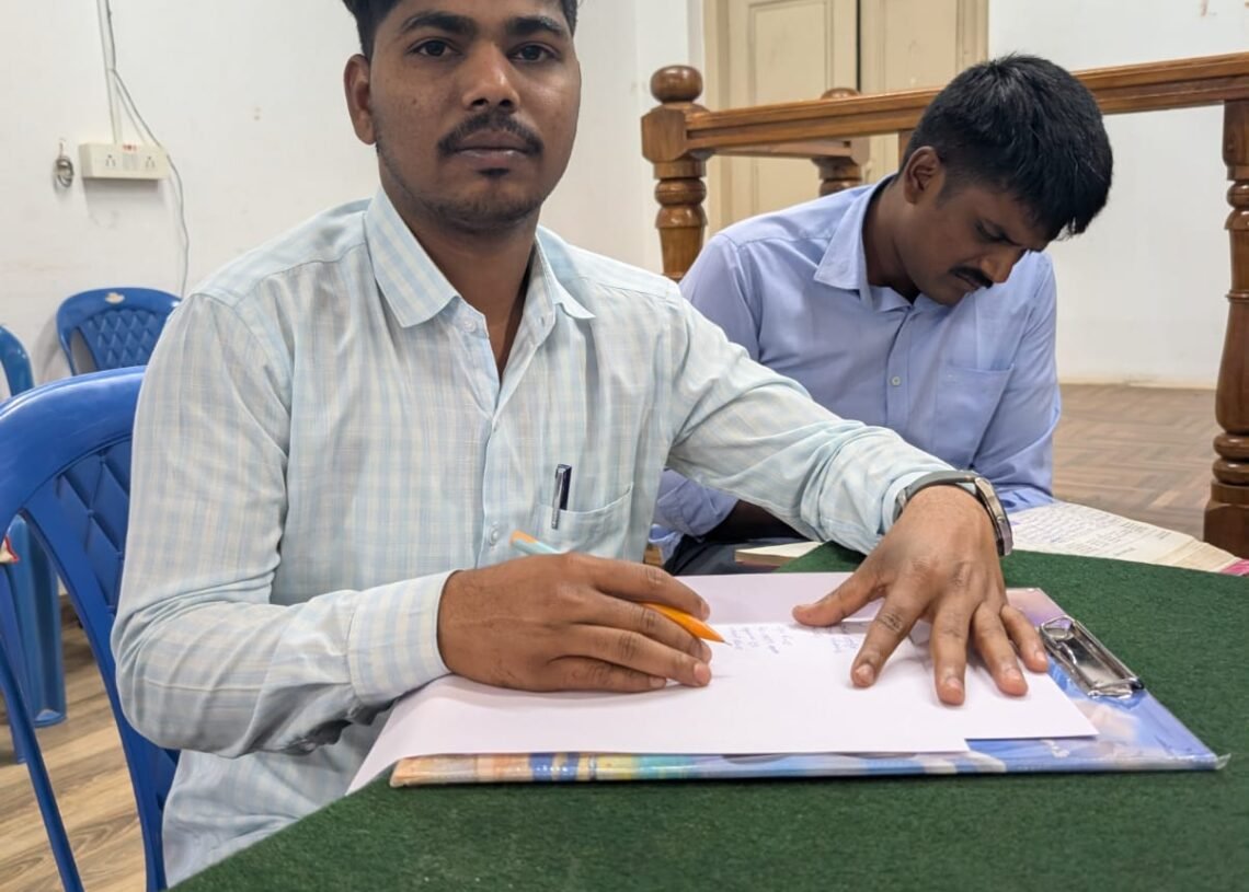 ಶಿಕಾರಿಪುರ ತಾಲ್ಲೂಕಿನ ಗ್ರಾಮ ಆಡಳಿತ ಅಧಿಕಾರಿ ಲೋಕಯುಕ್ತ ಬಲೆಗೆ..!