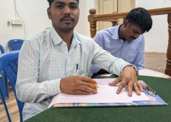 ಶಿಕಾರಿಪುರ ತಾಲ್ಲೂಕಿನ ಗ್ರಾಮ ಆಡಳಿತ ಅಧಿಕಾರಿ ಲೋಕಯುಕ್ತ ಬಲೆಗೆ..!